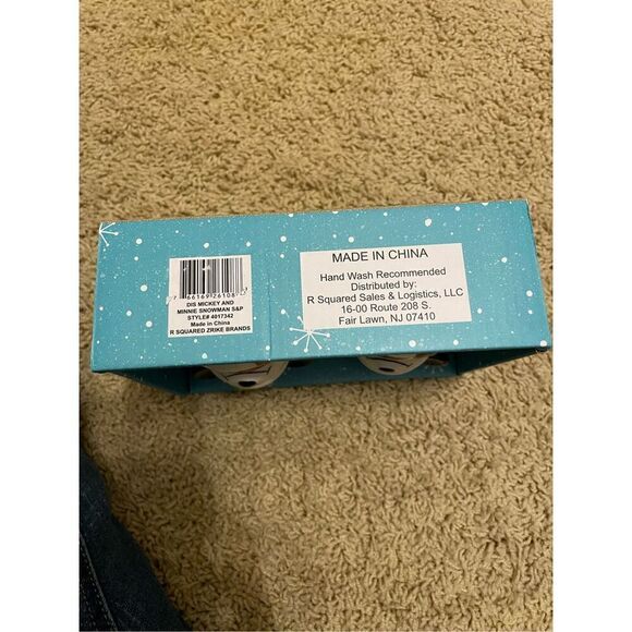 Disney Mickey and Minnie Snowman Christmas Ceramic Salt & Pepper Set - Picture 4 of 7